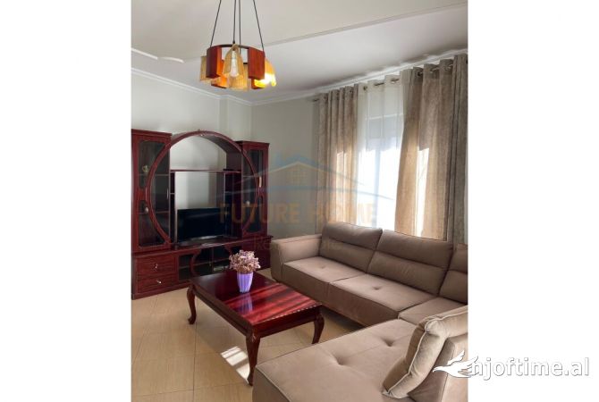 Shtepi me qera Apartament ne Tirane, 2+1, Mobilimi E mobiluar, Pagesa 450  Euro.