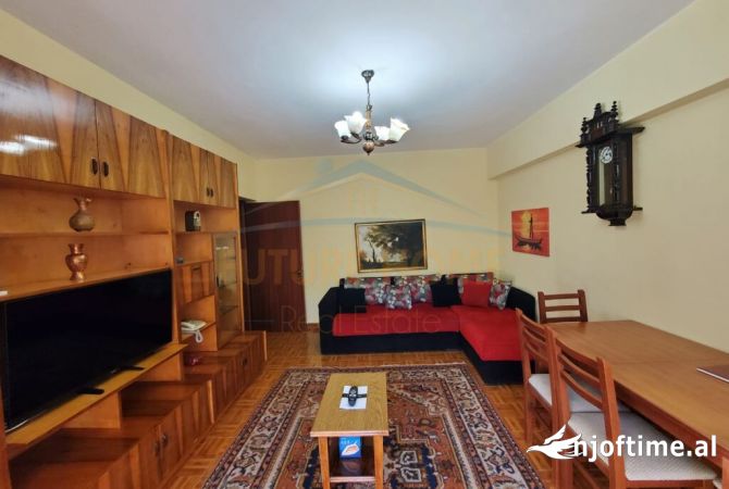 Shtepi me qera Apartament ne Tirane, 2+1, Mobilimi E mobiluar, Pagesa 700  Euro.