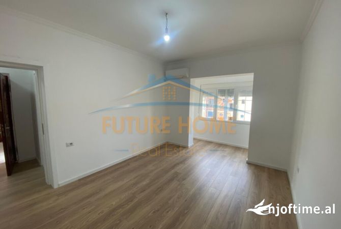 Shtepi ne shitje Apartament ne Tirane, 1+1, Mobilimi Pjeserisht e mobiluar, Pagesa 136,000  Euro.