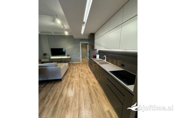 Shtepi ne shitje Apartament ne Tirane, 2+1, Mobilimi E mobiluar, Pagesa 219,000  Euro.