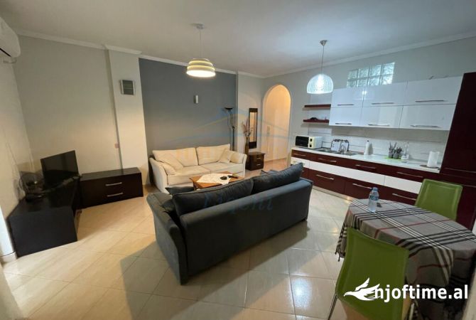 Shtepi me qera Apartament ne Tirane, 1+1, Mobilimi E mobiluar, Pagesa 450  Euro.