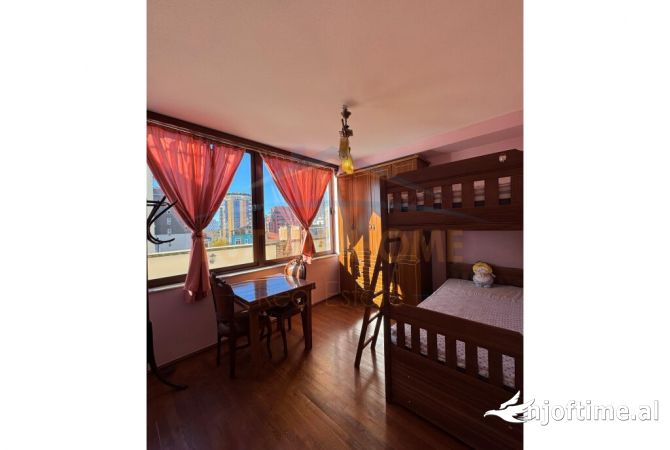 Shtepi me qera Apartament ne Tirane, 2+1, Mobilimi E mobiluar, Pagesa 750  Euro.