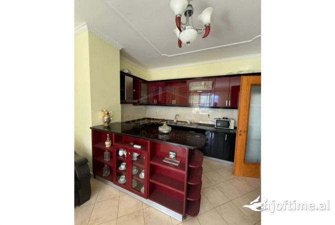 Shtepi me qera 2+1 ne Tirane - 600 Euro