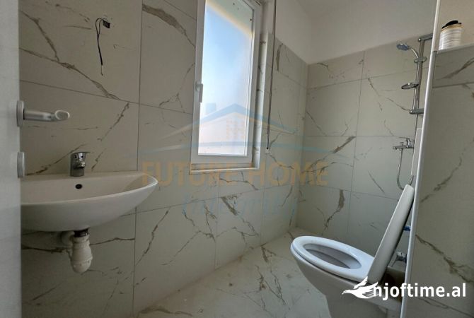 Shtepi me qera Apartament ne Tirane, 2+1, Mobilimi Bosh, pa mobiluar, Pagesa 700  Euro.