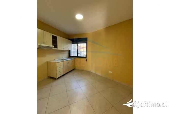 Qera Apartament 2+1+2(Per Zyra) Rruga Kajo Karafili Tirane