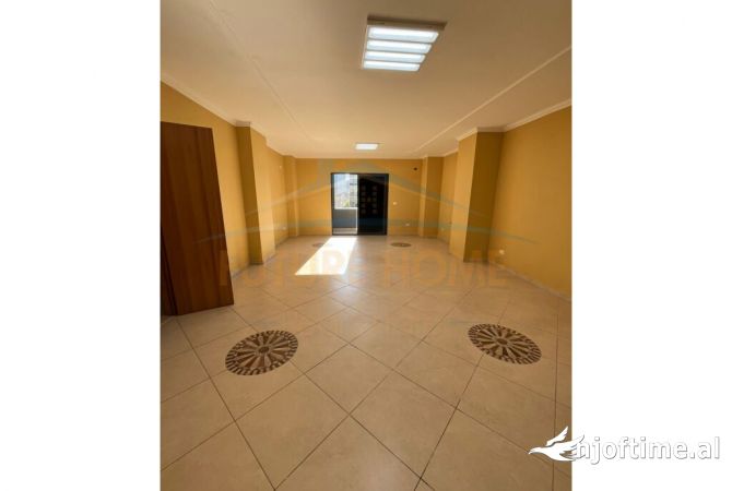 Qera Apartament 2+1+2(Per Zyra) Rruga Kajo Karafili Tirane