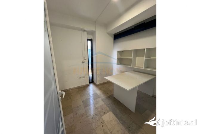 Ambient biznesi ne shitje 3+1 ne Tirane - 350,000 Euro
