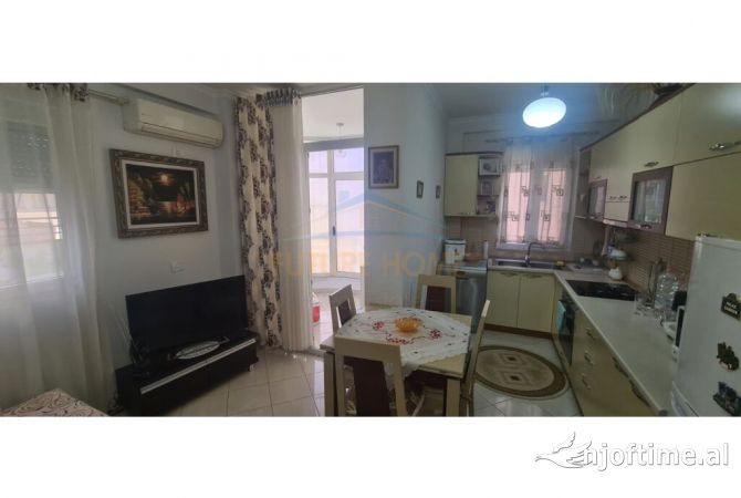 Shtepi ne shitje Apartament ne Tirane, 2+1, Mobilimi E mobiluar, Pagesa 151,000  Euro.