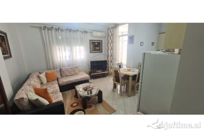 Shtepi ne shitje Apartament ne Tirane, 2+1, Mobilimi E mobiluar, Pagesa 151,000  Euro.