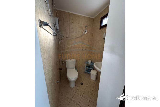 Shtepi ne shitje Apartament ne Tirane, 3+1, Mobilimi E mobiluar, Pagesa 205,000  Euro.