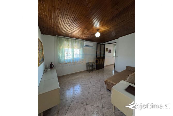 Shtepi ne shitje Apartament ne Tirane, 3+1, Mobilimi E mobiluar, Pagesa 205,000  Euro.