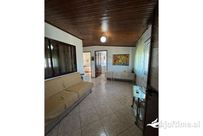 Shtepi ne shitje Apartament ne Tirane, 3+1, Mobilimi E mobiluar, Pagesa 205,000  Euro.