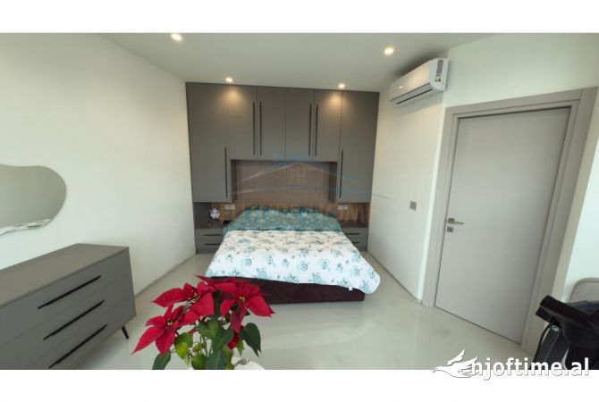 Shtepi ne shitje Apartament ne Tirane, 1+1, Mobilimi E mobiluar, Pagesa 150,000  Euro.
