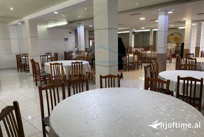 Ambient biznesi me qera 2+1 ne Tirane - 2,000 Euro