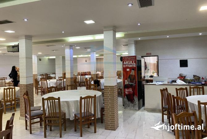 Ambient biznesi me qera 2+1 ne Tirane - 2,000 Euro