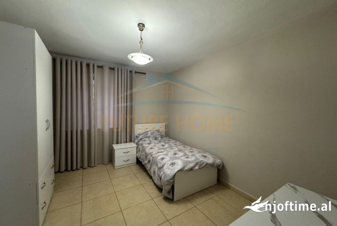 Shtepi me qera Apartament ne Tirane, 3+1, Mobilimi E mobiluar, Pagesa 700  Euro.