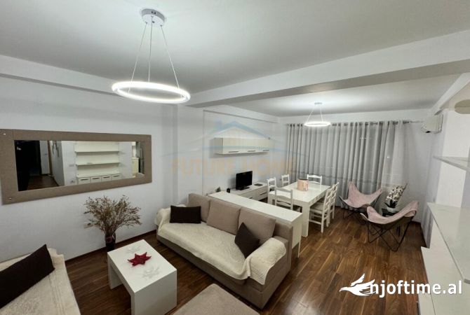 Shtepi me qera Apartament ne Tirane, 3+1, Mobilimi E mobiluar, Pagesa 1,000  Euro.