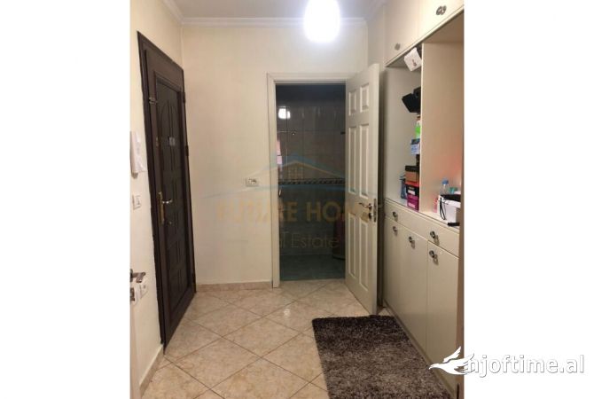 Shtepi me qera Apartament ne Tirane, 3+1, Mobilimi E mobiluar, Pagesa 600  Euro.