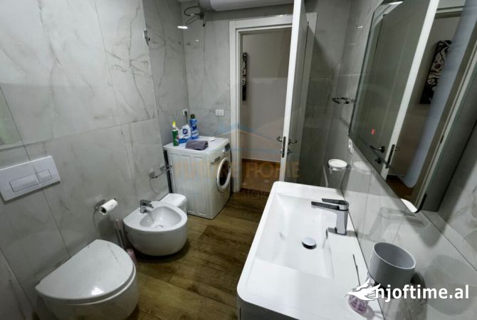 Shtepi me qera Apartament ne Tirane, 2+1, Mobilimi E mobiluar, Pagesa 1,000  Euro.