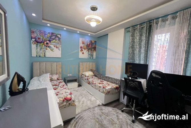 Shtepi me qera Apartament ne Tirane, 2+1, Mobilimi E mobiluar, Pagesa 700  Euro.
