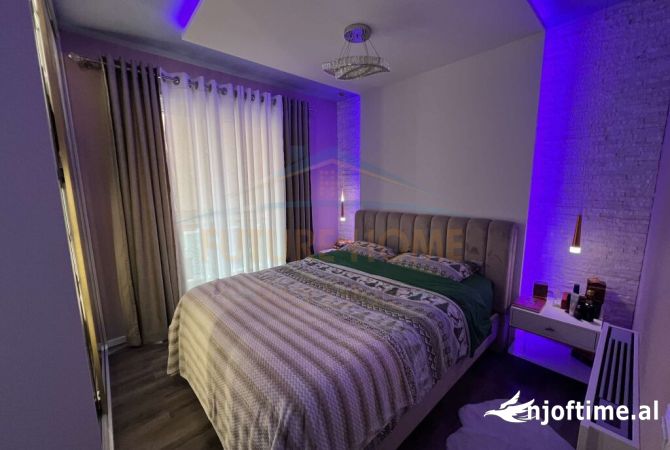 Shtepi me qera Apartament ne Tirane, 2+1, Mobilimi E mobiluar, Pagesa 700  Euro.