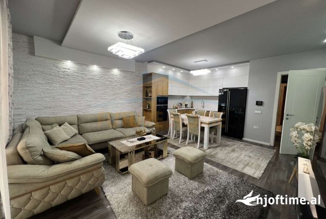 Shtepi me qera 2+1 ne Tirane - 700 Euro