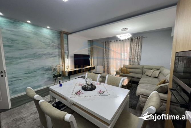 Shtepi me qera 2+1 ne Tirane - 700 Euro