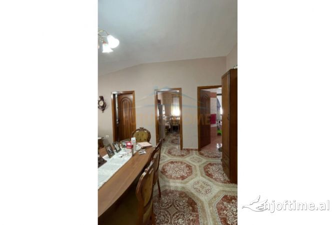 Shtepi me qera Apartament ne Tirane, 1+1, Mobilimi E mobiluar, Pagesa 450  Euro.
