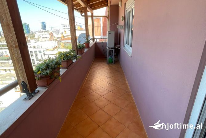 Shtepi me qera 2+1 ne Tirane - 1,200 Euro