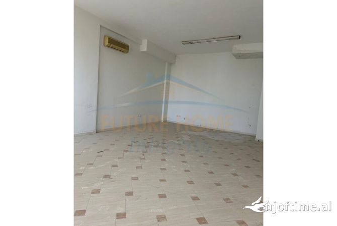 Ambient biznesi me qera 3+1 ne Tirane - 1,900 Euro