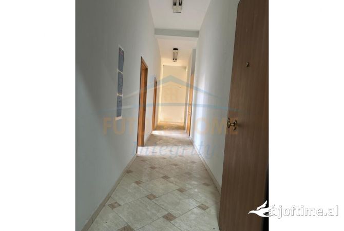 Qera Ambient Biznesi Rruga Vllazen Huta Tirane