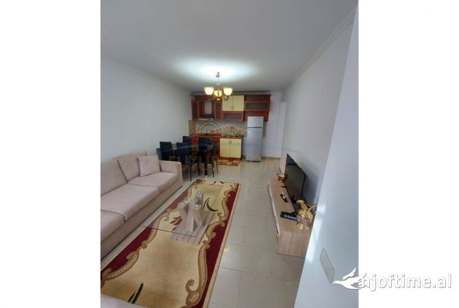 Shtepi ne shitje Apartament ne Tirane, 2+1, Mobilimi Pjeserisht e mobiluar, Pagesa 188,000  Euro.