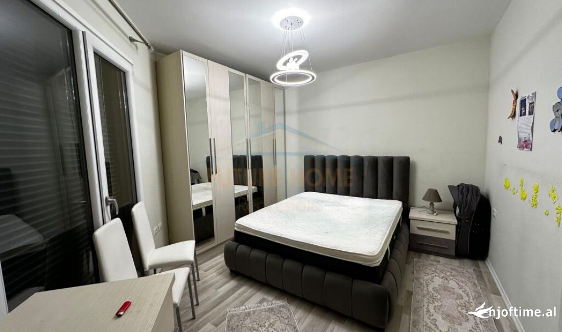 Shtepi ne shitje Apartament ne Tirane, 1+1, Mobilimi E mobiluar, Pagesa 103,000  Euro.