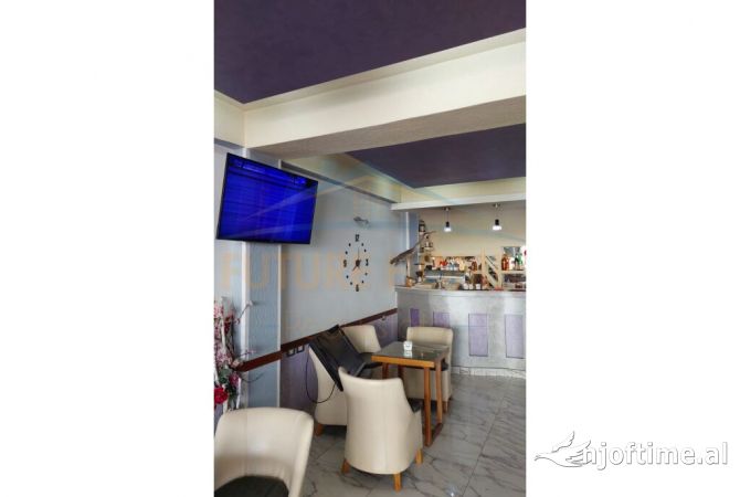 Ambient biznesi me qera 2+1 ne Tirane - 800 Euro