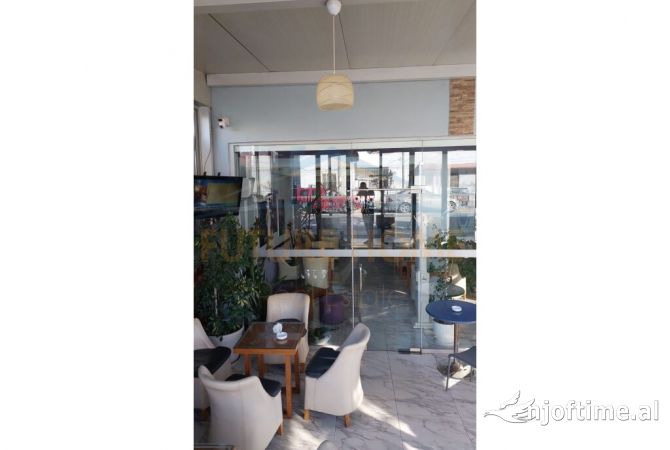 Ambient biznesi me qera 2+1 ne Tirane - 800 Euro