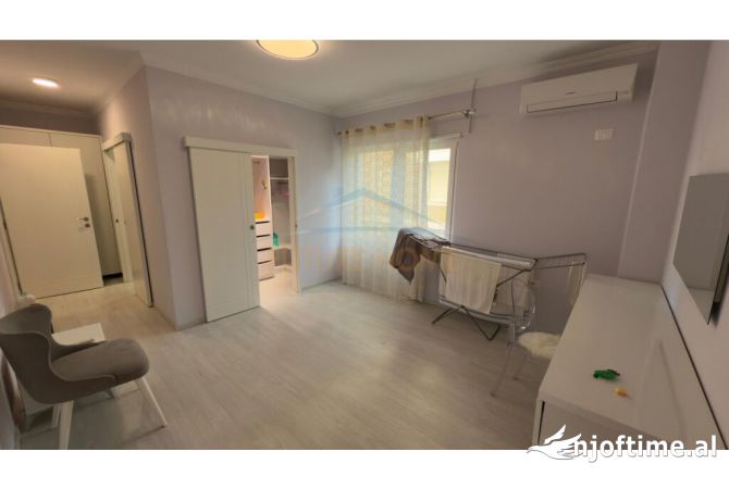 Shtepi me qera Apartament ne Tirane, 2+1, Mobilimi E mobiluar, Pagesa 900  Euro.