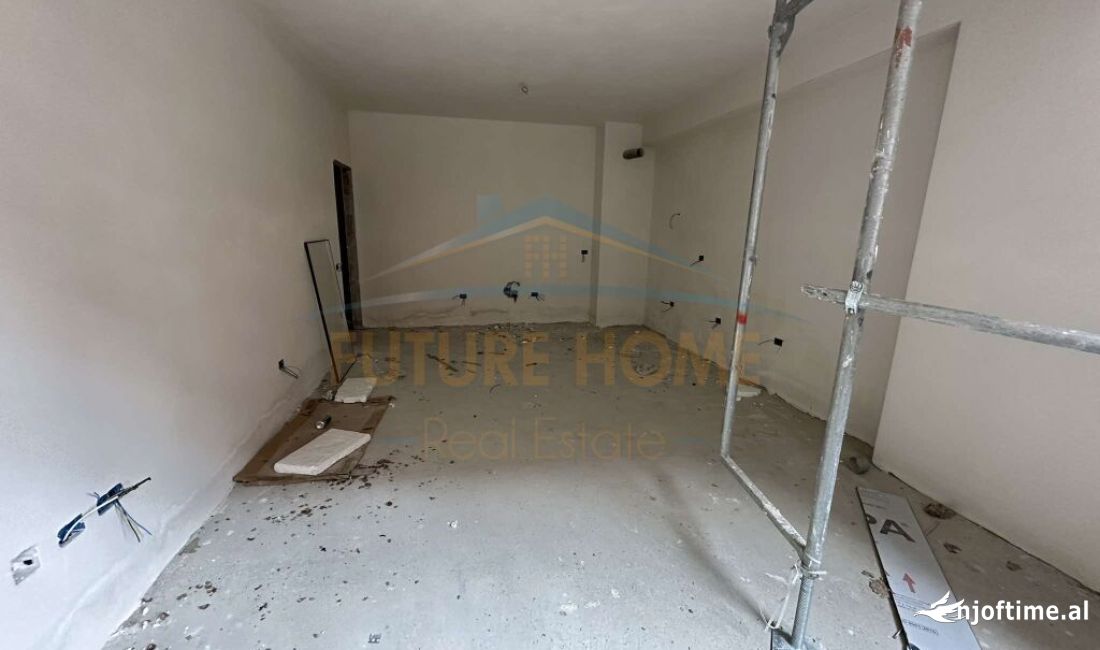 Shtepi ne shitje Apartament ne Tirane, 2+1, Mobilimi Bosh, pa mobiluar, Pagesa 116,760  Euro.