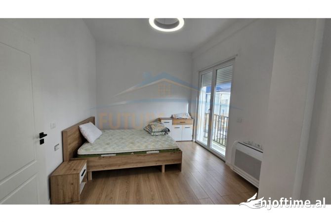 Shtepi me qera 4+1 ne Tirane - 2,500 Euro