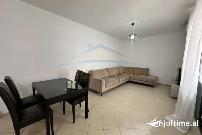 Shtepi me qera Apartament ne Tirane, 2+1, Mobilimi E mobiluar, Pagesa 500  Euro.
