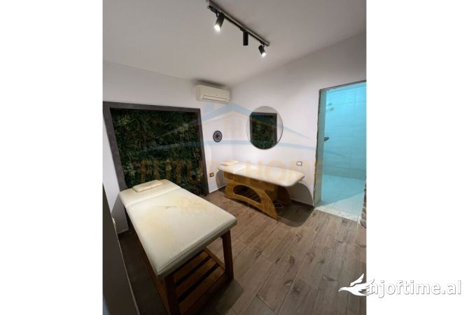 Ambient biznesi me qera 3+1 ne Tirane - 1,000 Euro