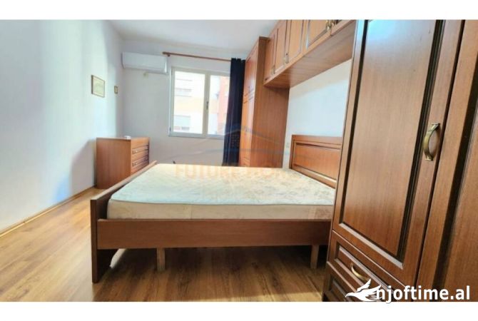 Shtepi me qera Apartament ne Tirane, 2+1, Mobilimi E mobiluar, Pagesa 500  Euro.