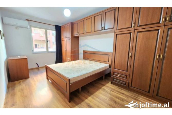 Shtepi me qera Apartament ne Tirane, 2+1, Mobilimi E mobiluar, Pagesa 500  Euro.