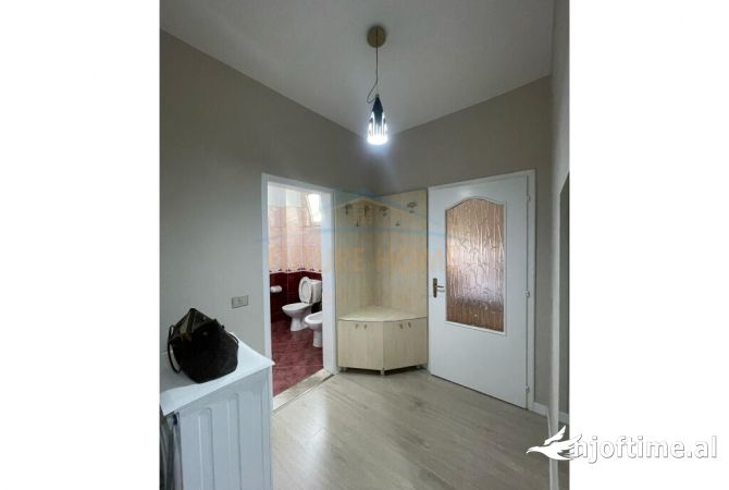 Shtepi me qera Apartament ne Tirane, 1+1, Mobilimi E mobiluar, Pagesa 700  Euro.