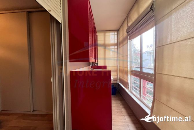 Shtepi me qera Apartament ne Tirane, 2+1, Mobilimi E mobiluar, Pagesa 650  Euro.