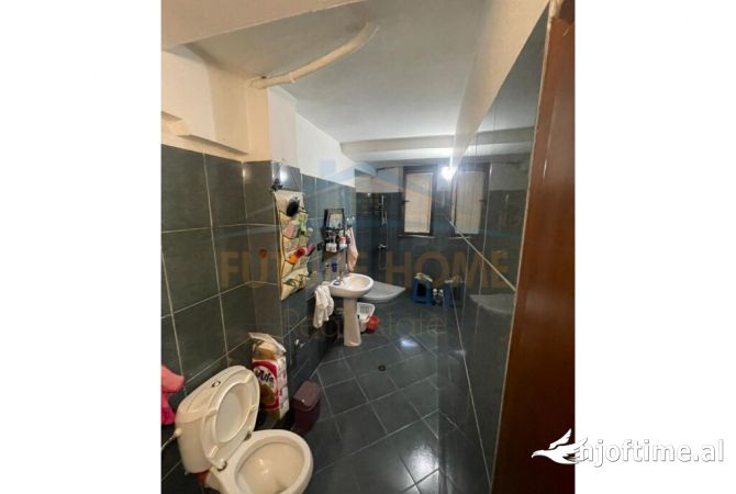 Shtepi ne shitje 1+1 ne Tirane - 300,000 Euro