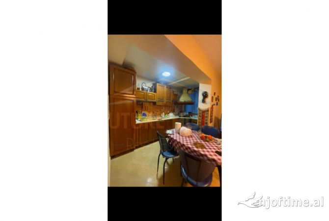 Shtepi ne shitje 1+1 ne Tirane - 300,000 Euro