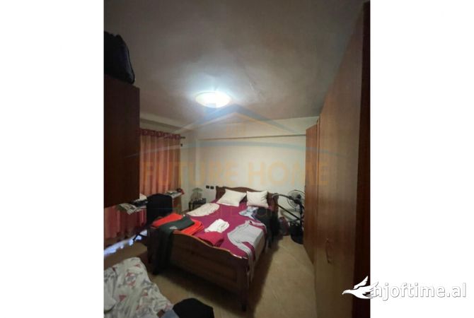 Shtepi ne shitje Apartament ne Tirane, 1+1, Mobilimi E mobiluar, Pagesa 300,000  Euro.