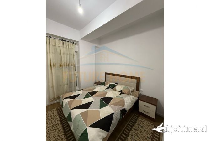Shtepi me qera Apartament ne Tirane, 2+1, Mobilimi E mobiluar, Pagesa 550  Euro.