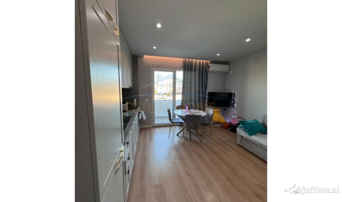 Shtepi ne shitje Apartament ne Tirane, 1+1, Mobilimi E mobiluar, Pagesa 135,000  Euro.