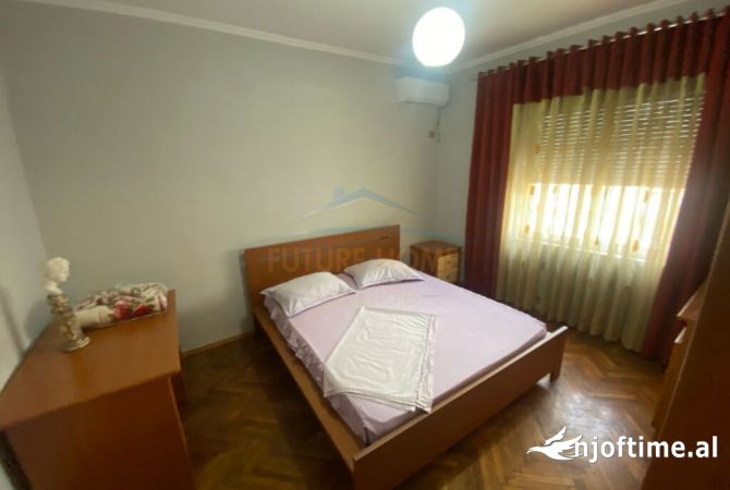 Shtepi ne shitje Apartament ne Tirane, 3+1, Mobilimi E mobiluar, Pagesa 140,000  Euro.